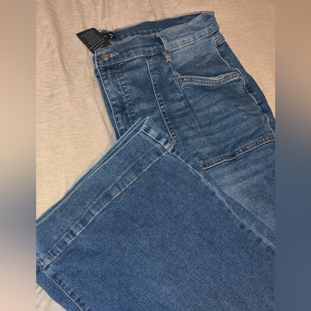 Denim Super High-Waisted Wide Leg Jeans